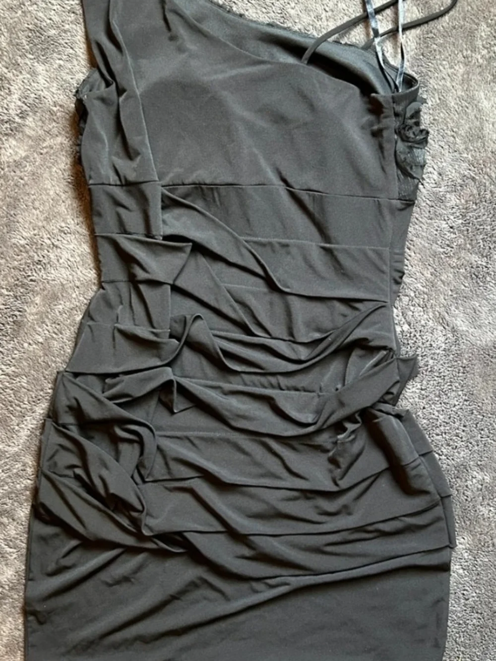 Valerie Bertinelli Black One-Shoulder Floral Appliqué Bodycon Dress | Size 14 - Picture 3 of 7